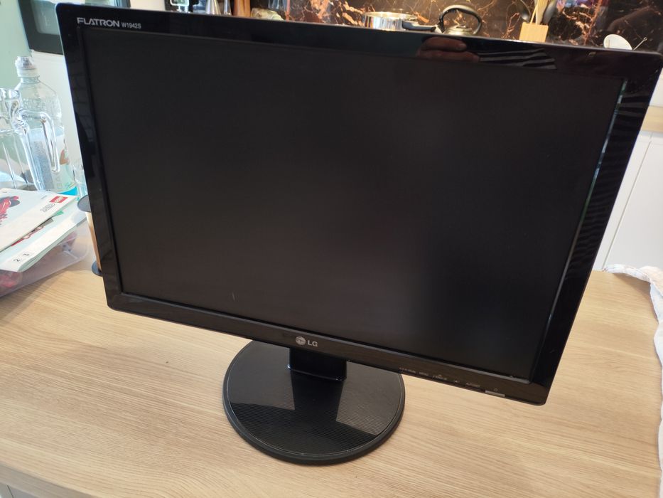 Monitor 19" LCD wysyłka