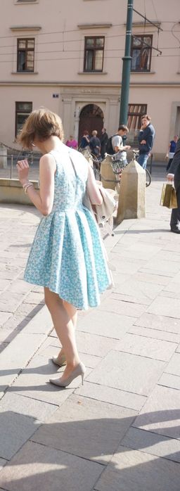 Sukienka żakardowa srebrno-błękitna na wesele/karnawał