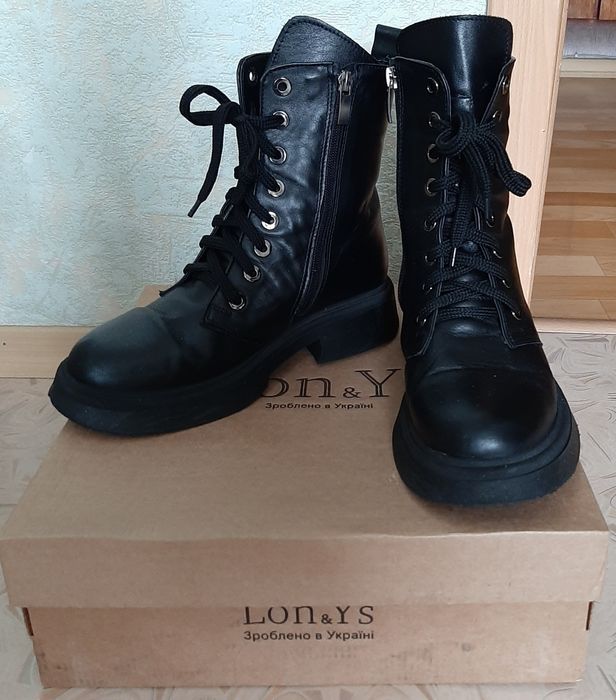 Кожані зимові жіночі чоботи