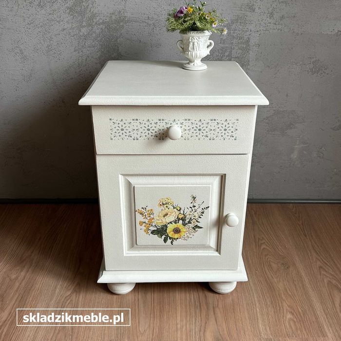 090825 Szafka nocna, nakastlik, kolor śmietankowy, po metamorfozie