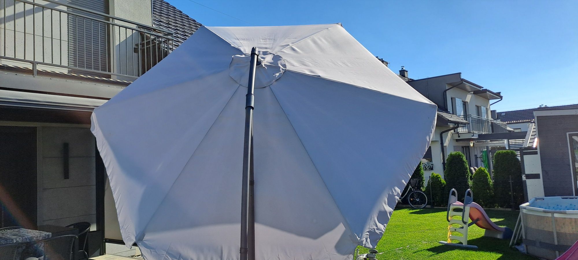Parasol ogrodowy 3m z podstawą na kółkach