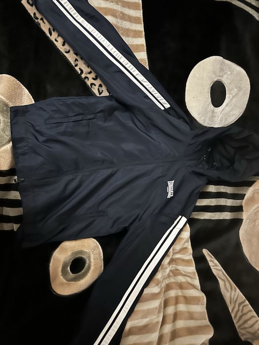 Вітровка lonsdale