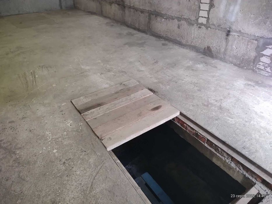 Гараж великий Троєщина Під підіймач СТО малярка склад цех виробництво