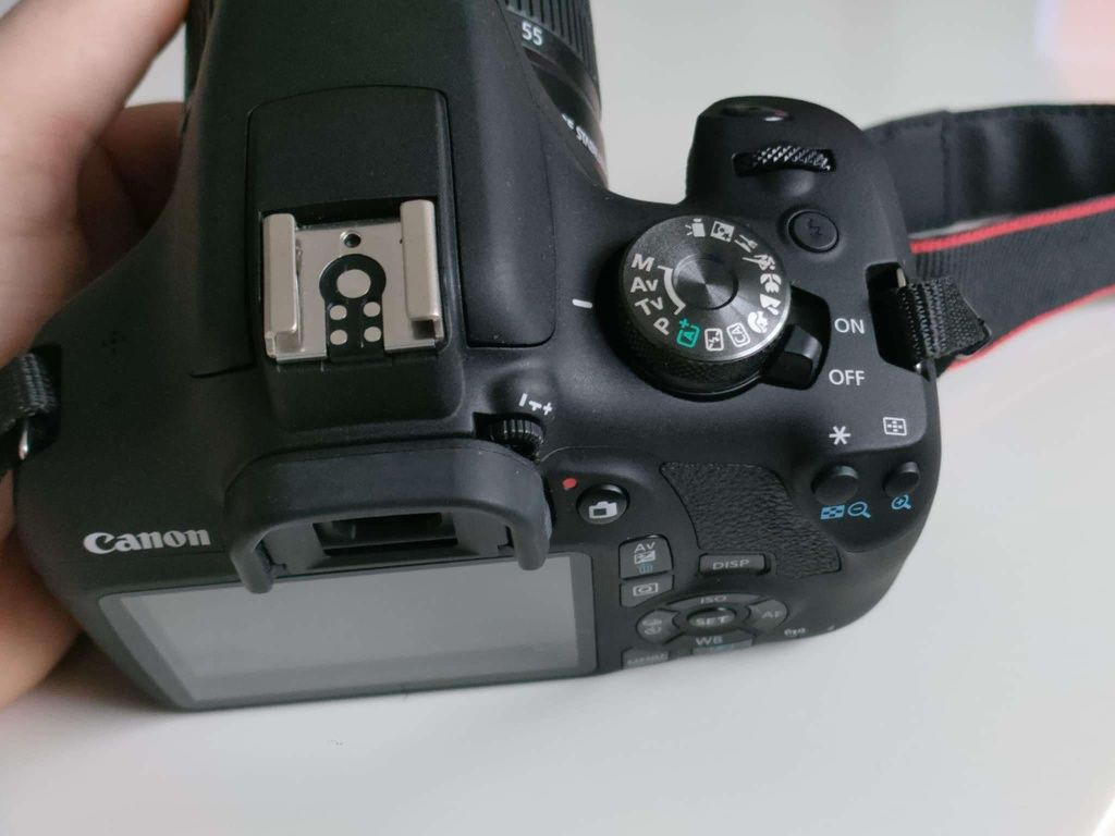Aparat Canon EOS 2000D