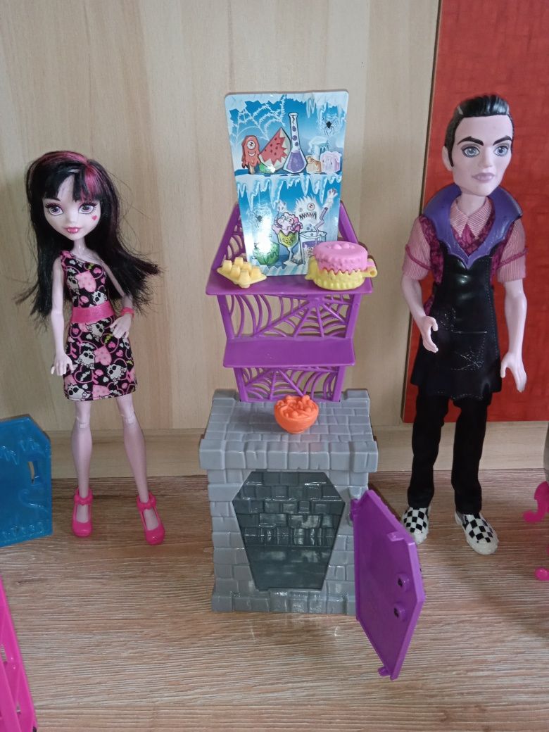 Lalki monster high z kuchnią wampirów