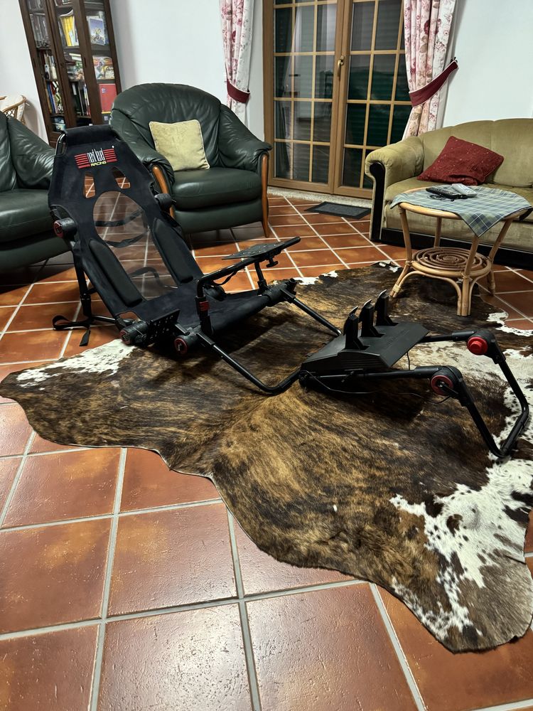 Simulador de corridas completo (Cockpit, Volante FERRARI F1 e Pedais)