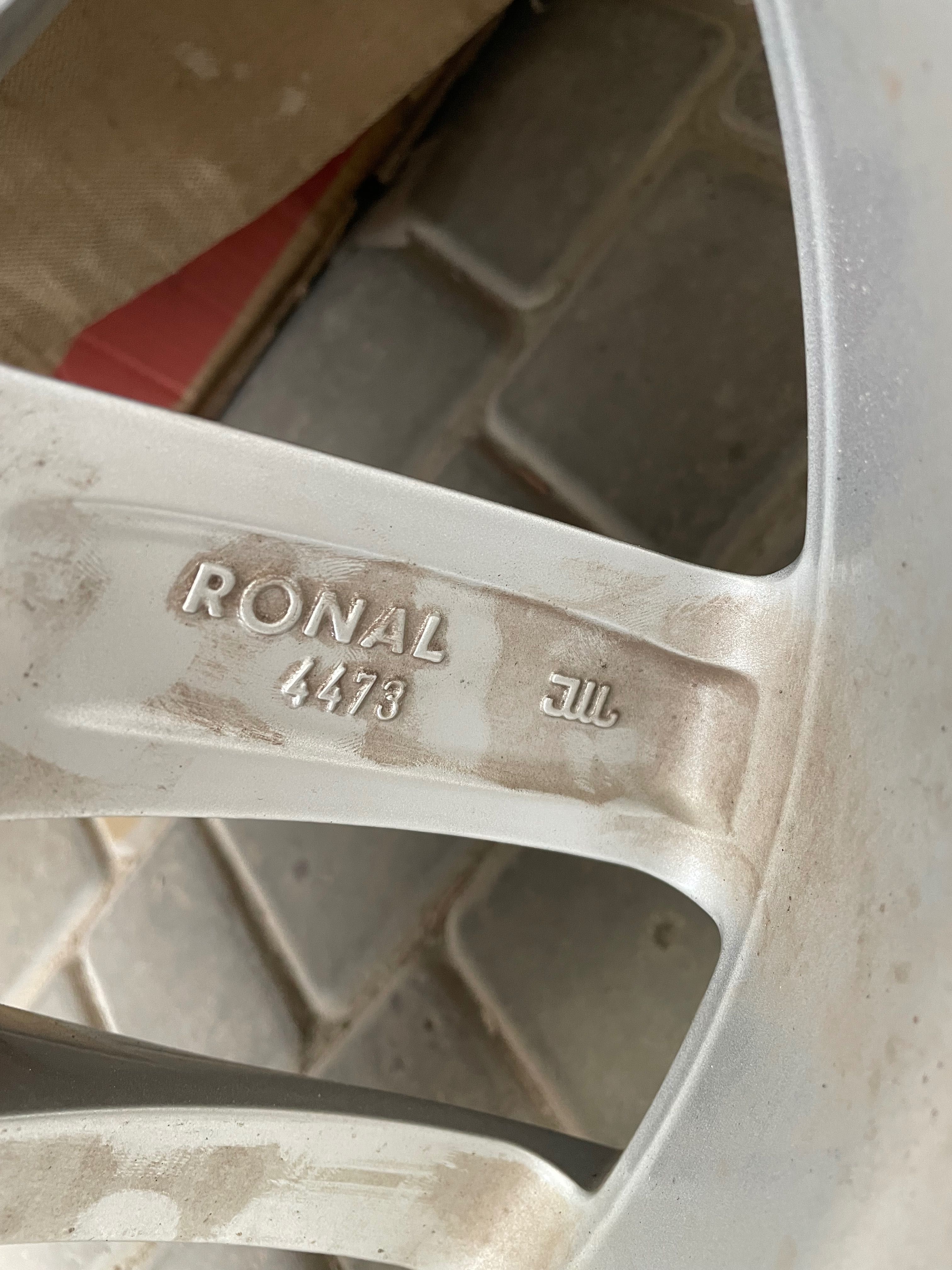 Диски з резиною R-18 Audi