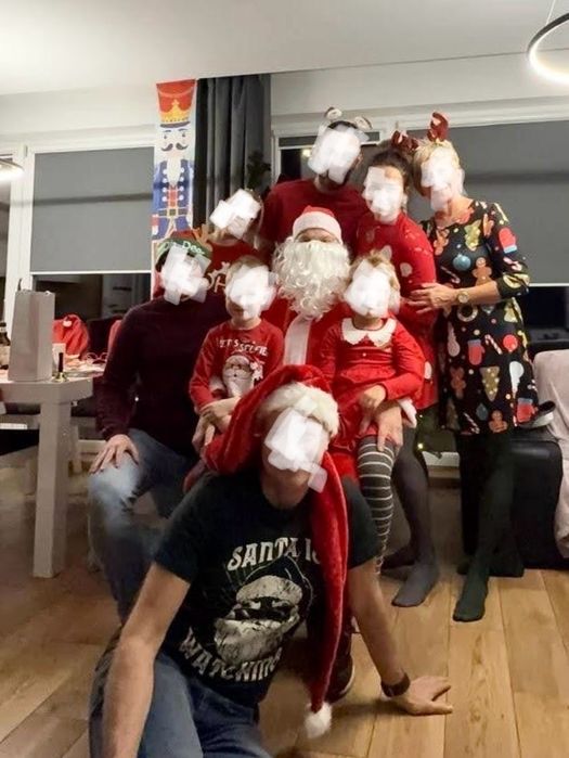 Wizyta mikołaja w teoim domu biurze przedszkolu