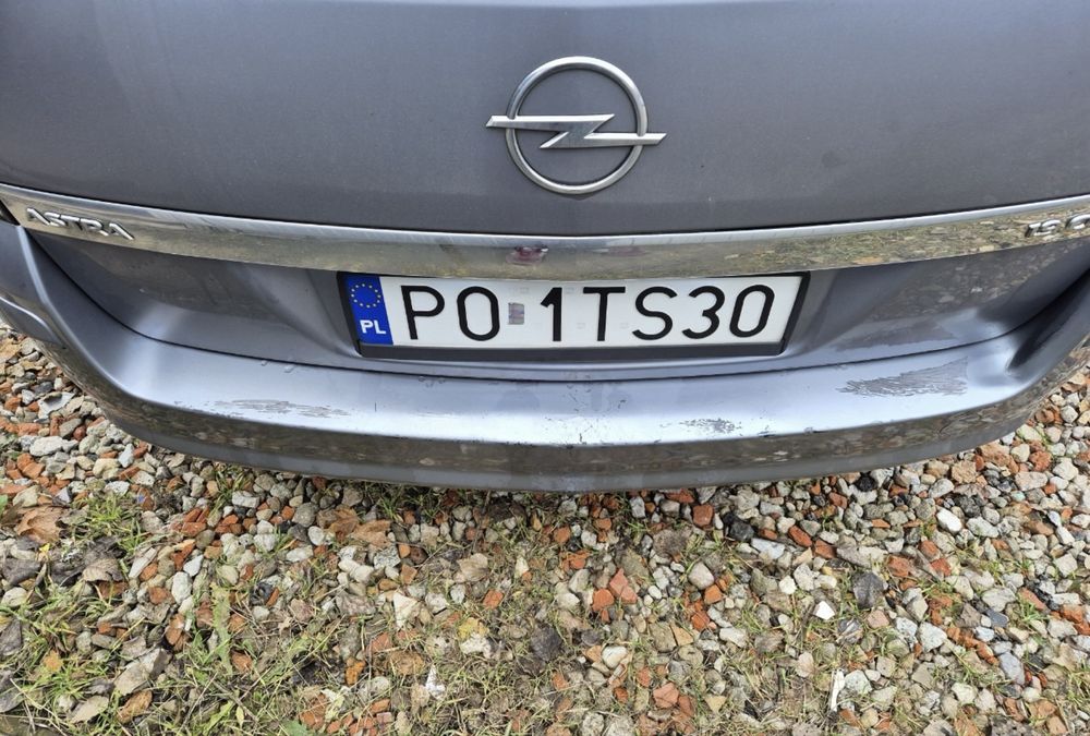 Opel Astra H z dachem panoramicznym