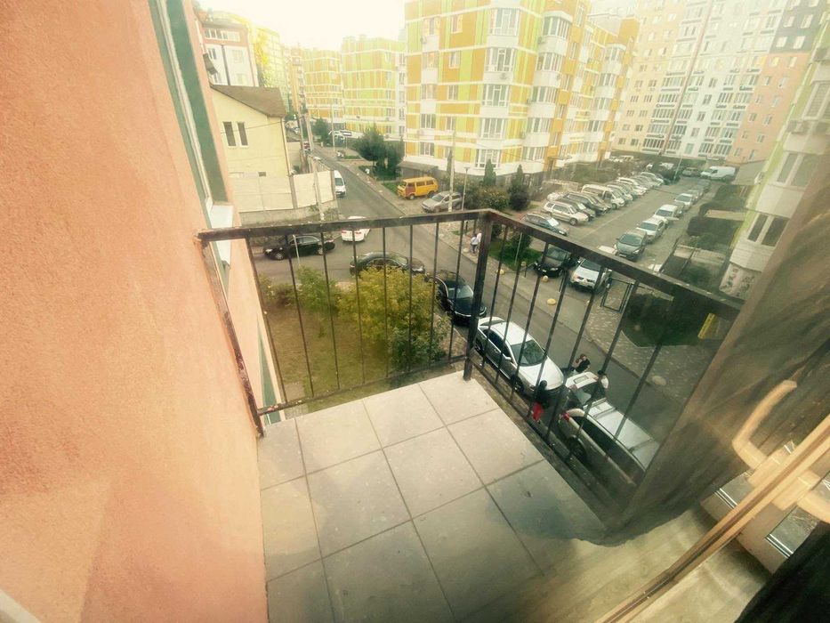 Продам простору Євро2 кімнатну квартиру з ремонтом. Оф.2%.Без комісії!