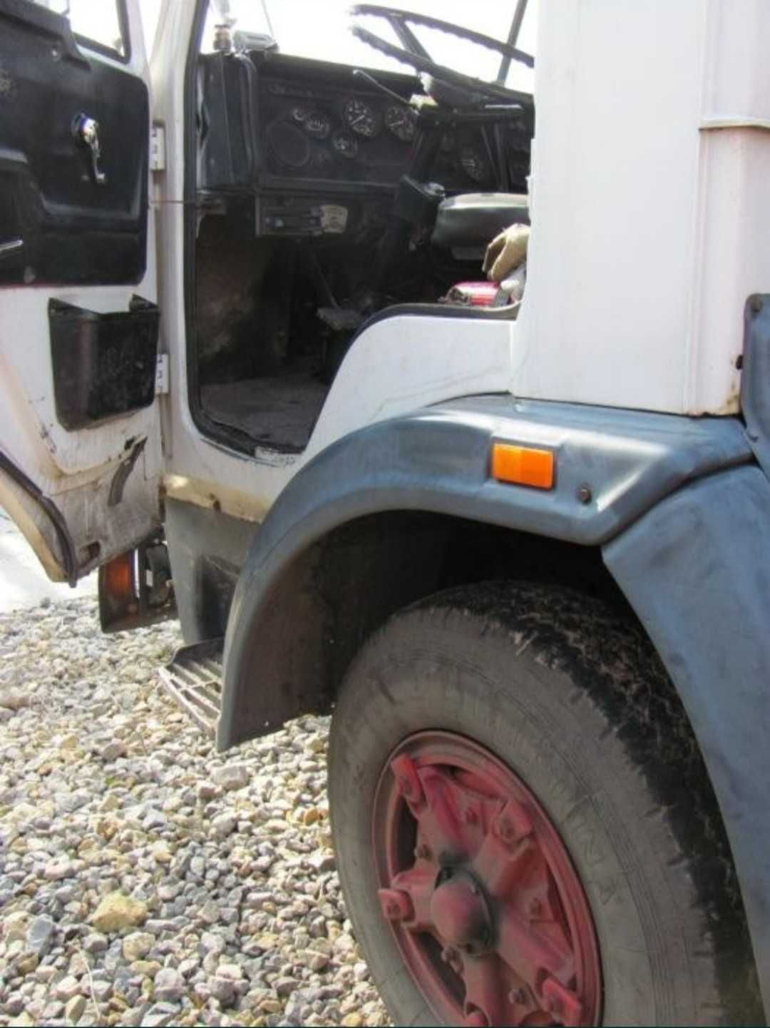 Dźwig teleskopowy Bumar ds184t Kamaz 18 ton bocian wysięg 21+6