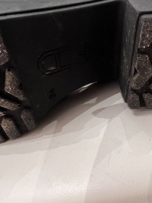 Vende-se botas pretas nr36