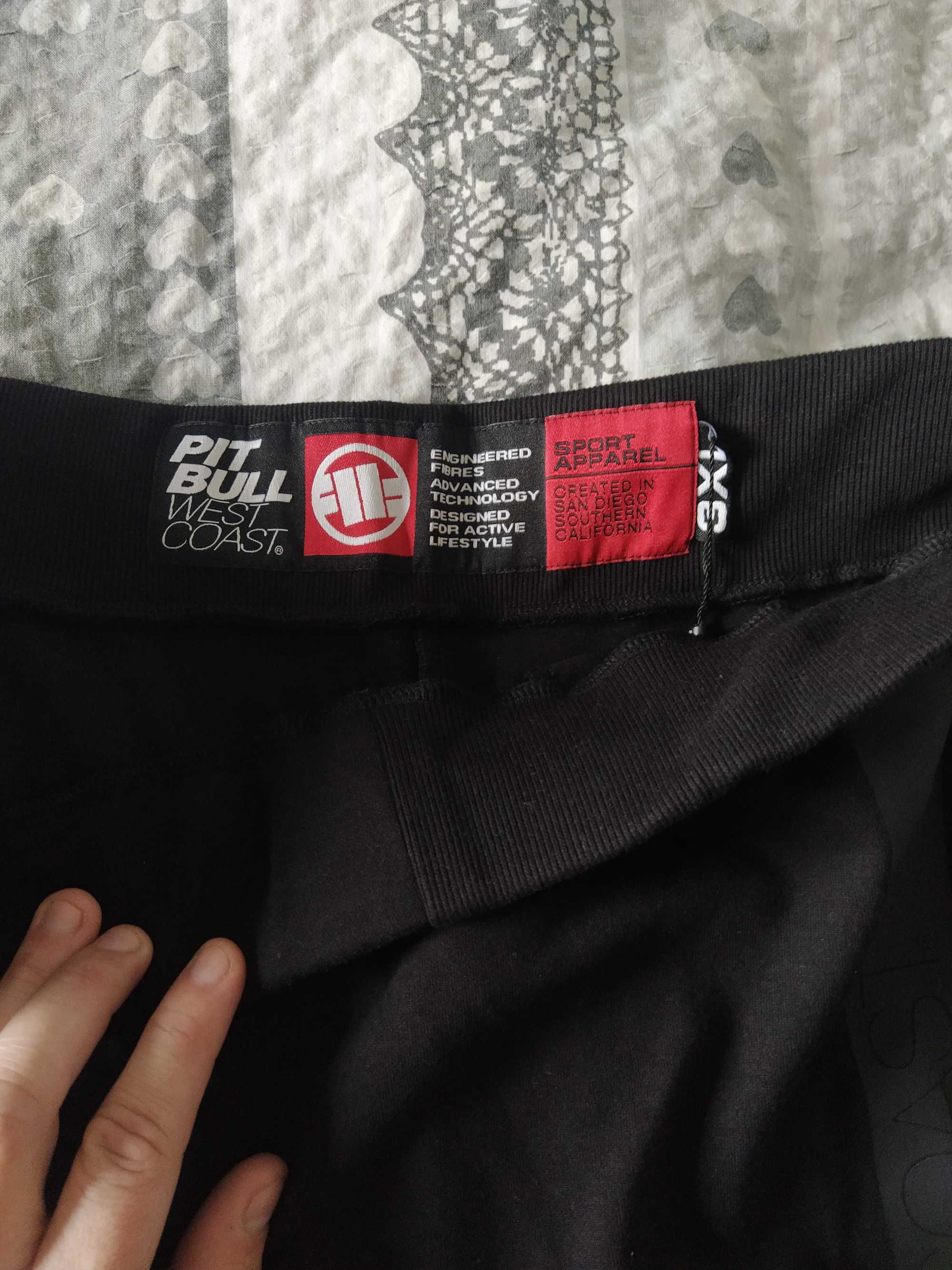 Krótkie spodenki marki Pitbull roz. 3XL
