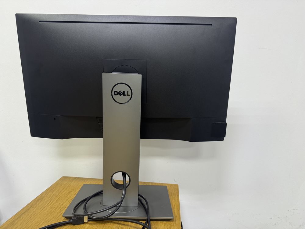 Монітор 27''  Dell P2717h