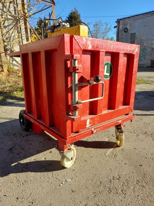 Belownica prasa  zgniatarka do kartonu makulatury odpadów smieci foli