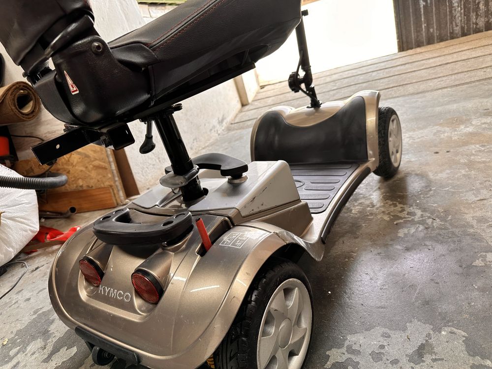 Scooter electrica  para pessoas com dificuldade