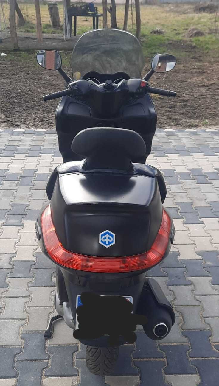 Skuter Piaggio Xevo 125cm3, rok 2016 , stan bardzo dobry !