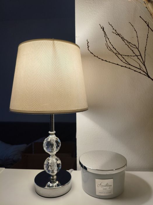 Lampka stołowa do sypialni + żarówka