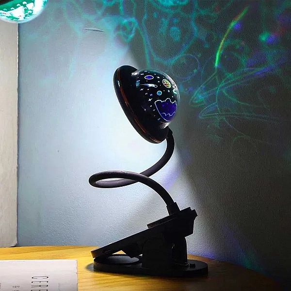 Lampa nocna LED zaciskowa do czytania dla dzieci z projekcją gwiazdy