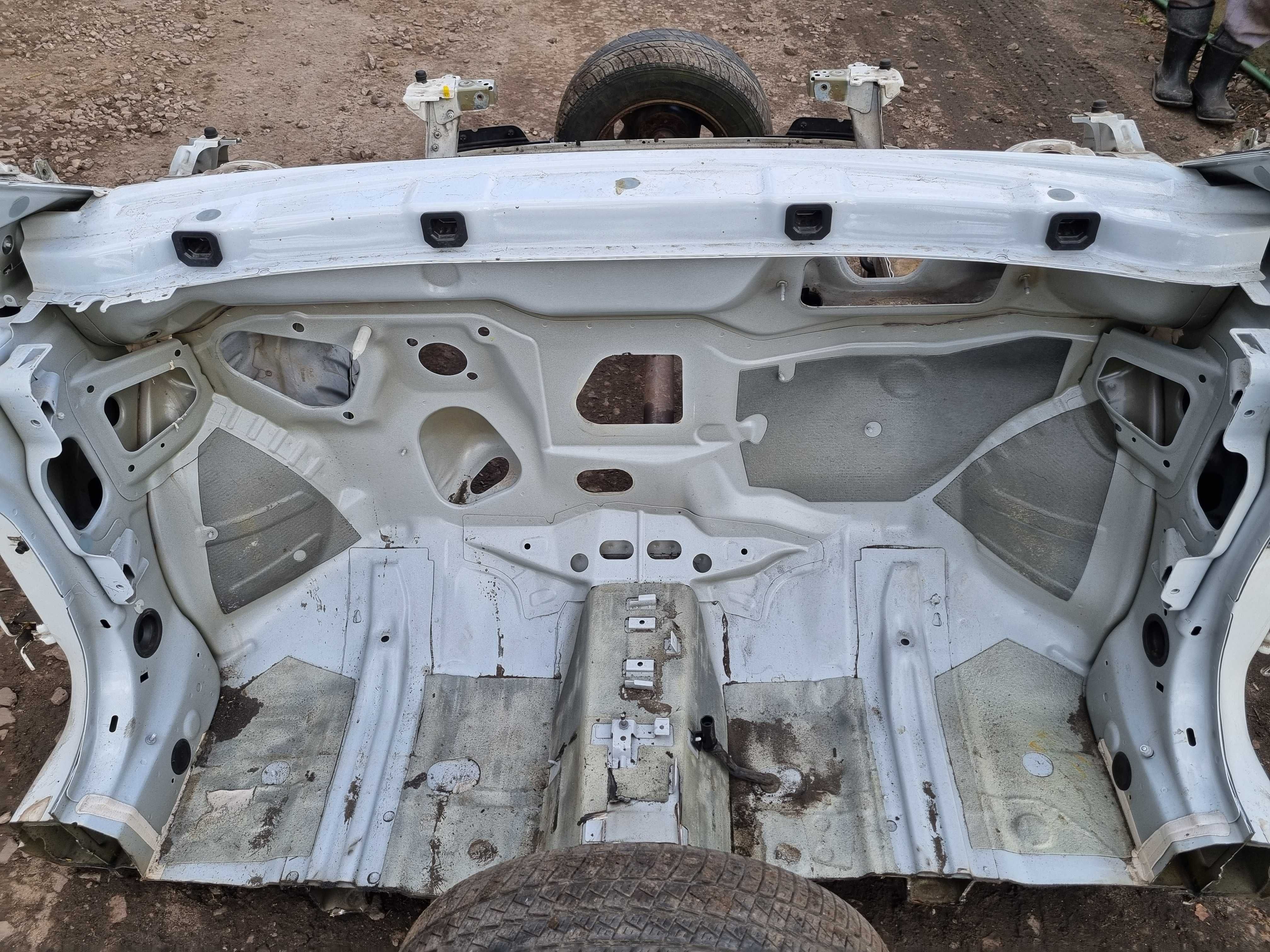 Opel Astra J Kombi Poszycie Błotnika Prawy Przód Kolor Z40R