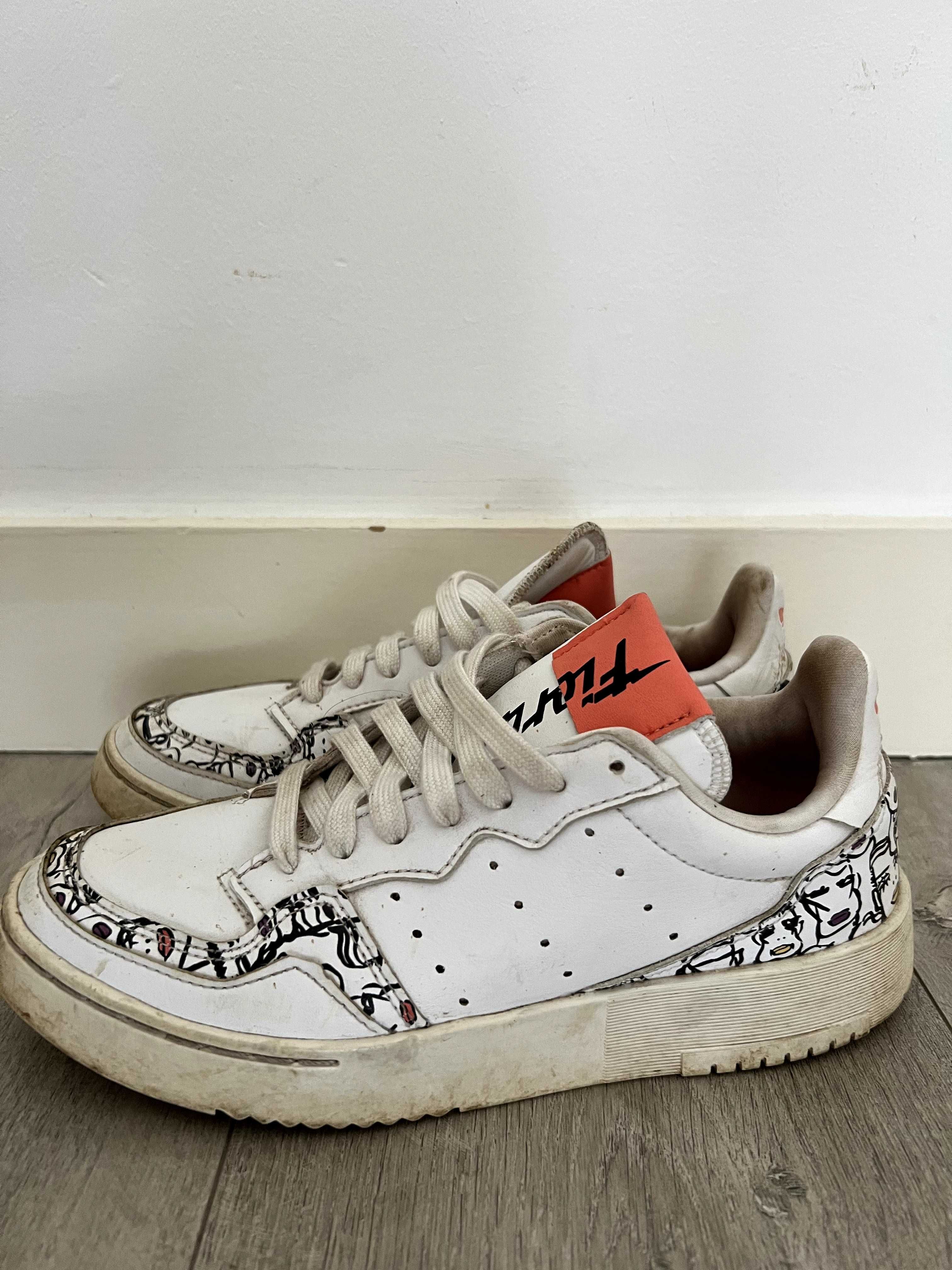Tênis Adidas Coleção limitada