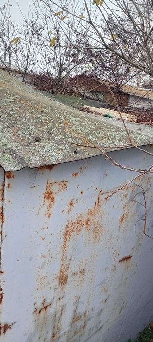 Продам металевий розбірний гараж без місця знаходиться в гск зірка.