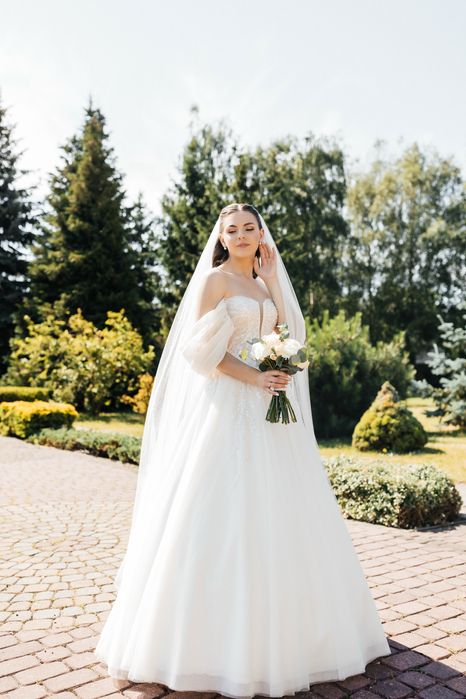 Продам весільну ніжну сукню