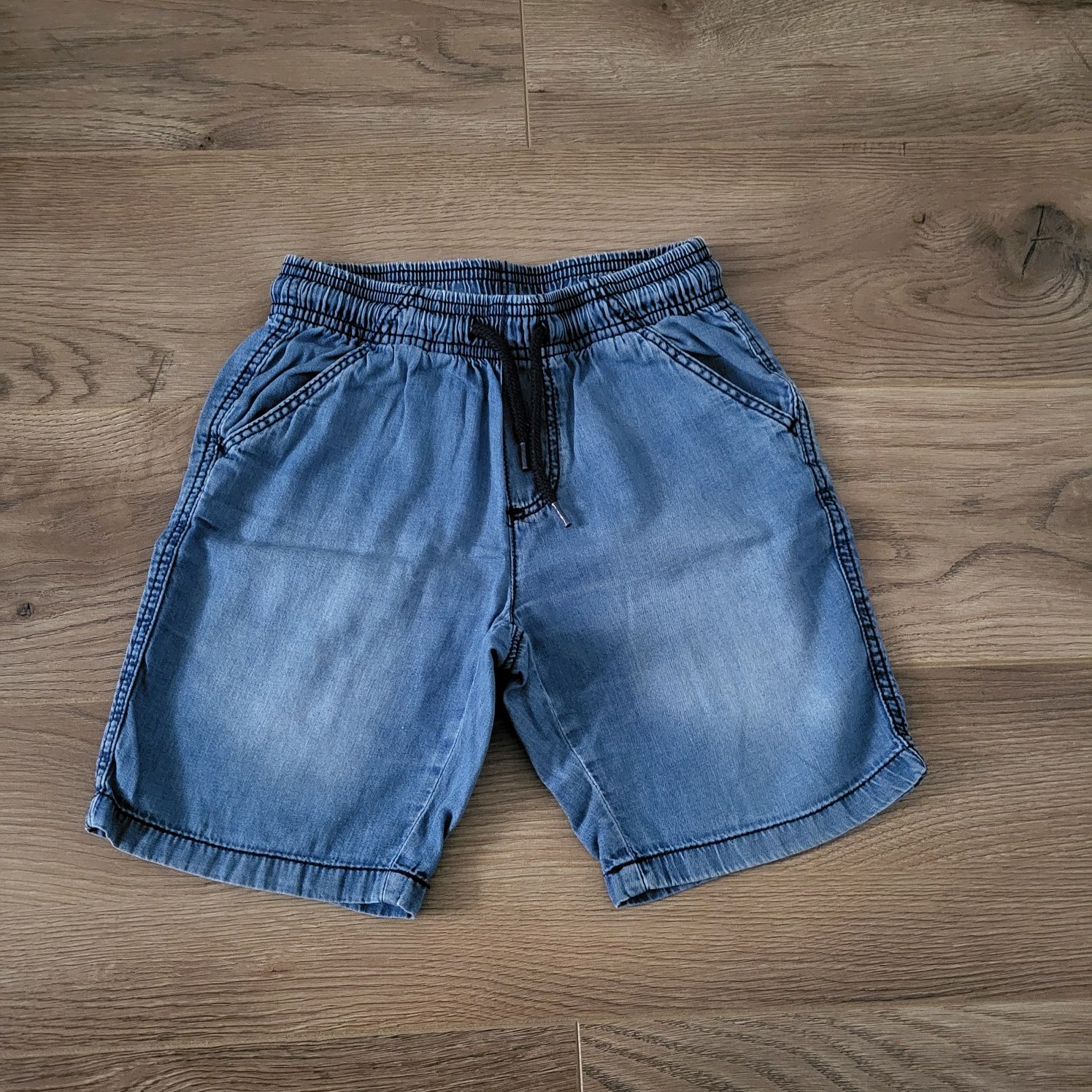 Spodenki krótkie chłopięce r.110/116 Lupilu, materiał cienki jeans