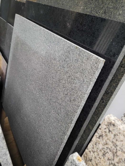 Płytki,Parapety i Stopnie Granit G684 Black Pearl Płomieniowany