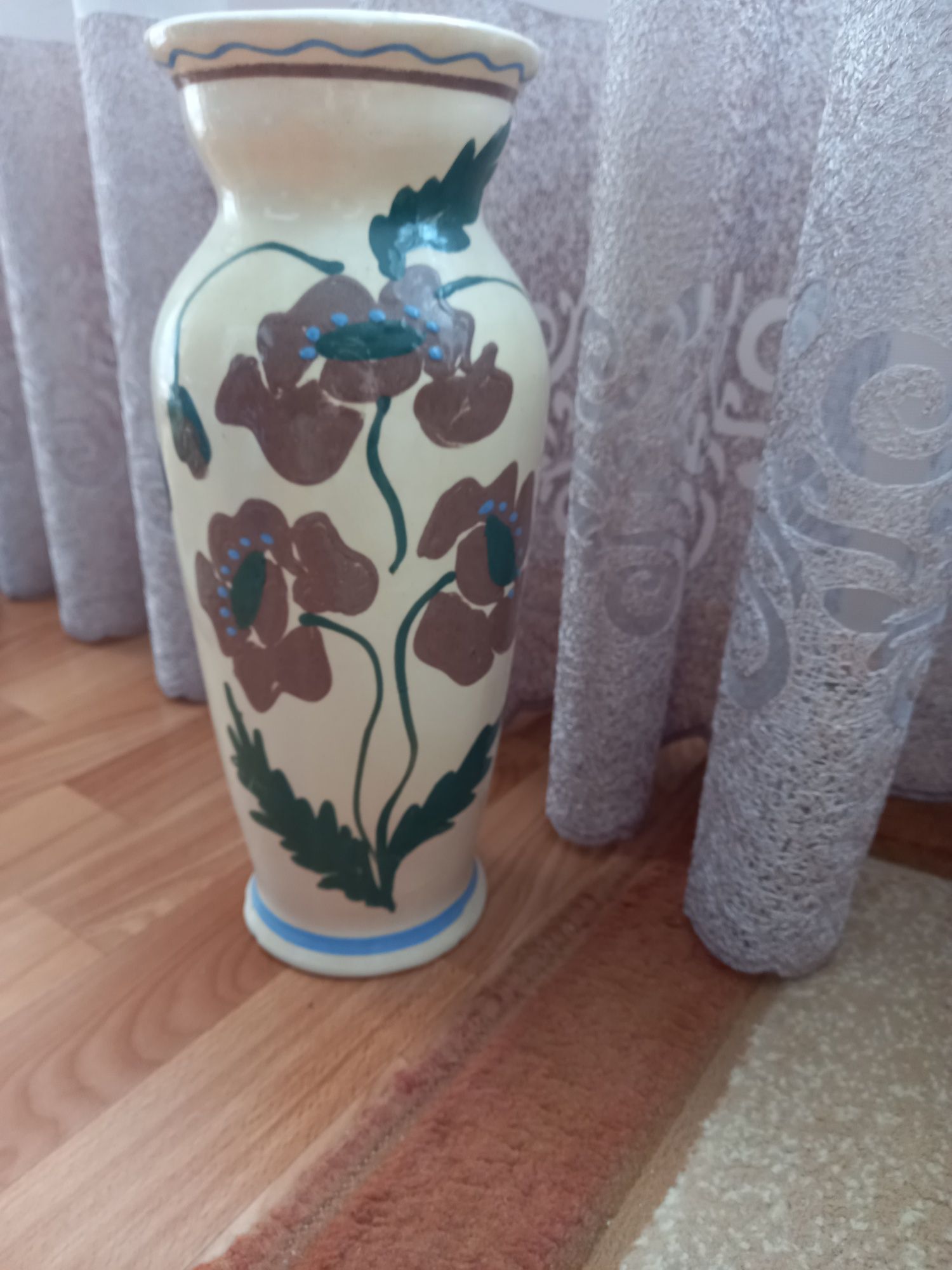 Підлогова ваза " Маки" часів СРСР