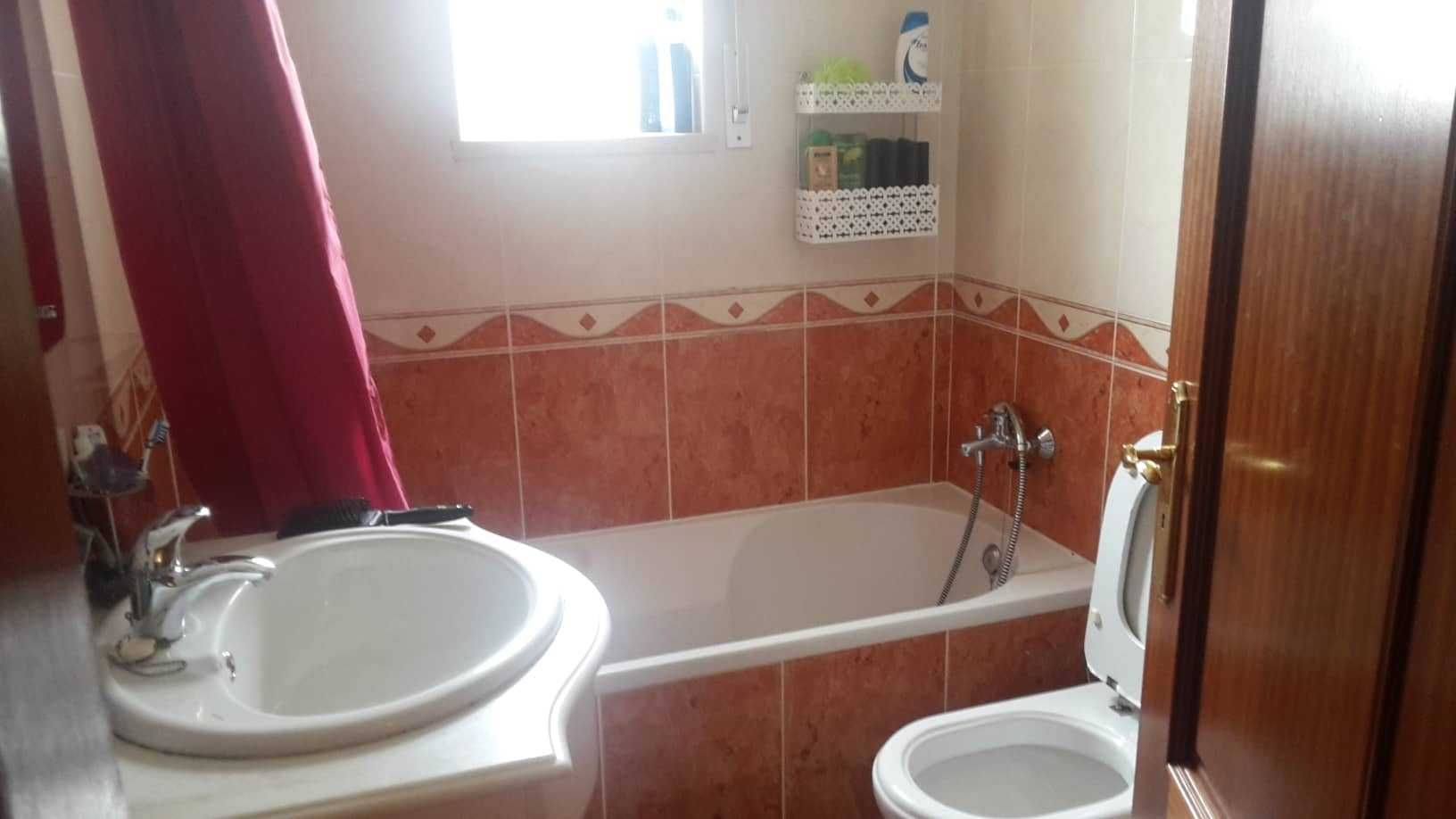1-2 quartos vagos para estudantes (f/m) - Apartamento T3 Coimbra