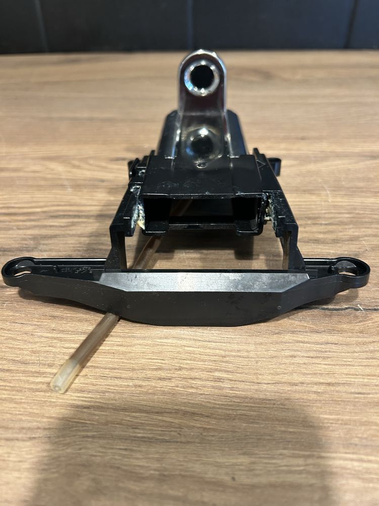 Delonghi Magnifica S wylewka kawy