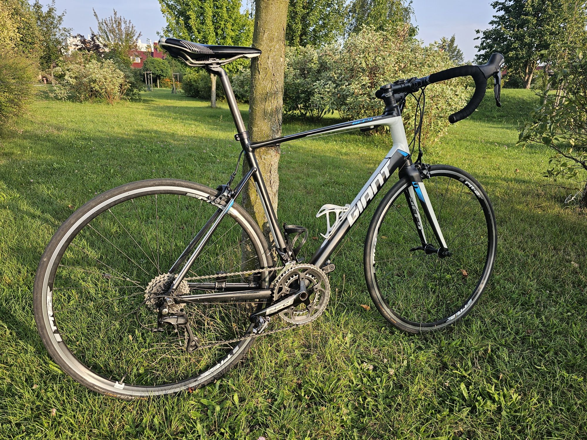 Rower szosowy Giant Defy 1 shimano 105 rozmiar L