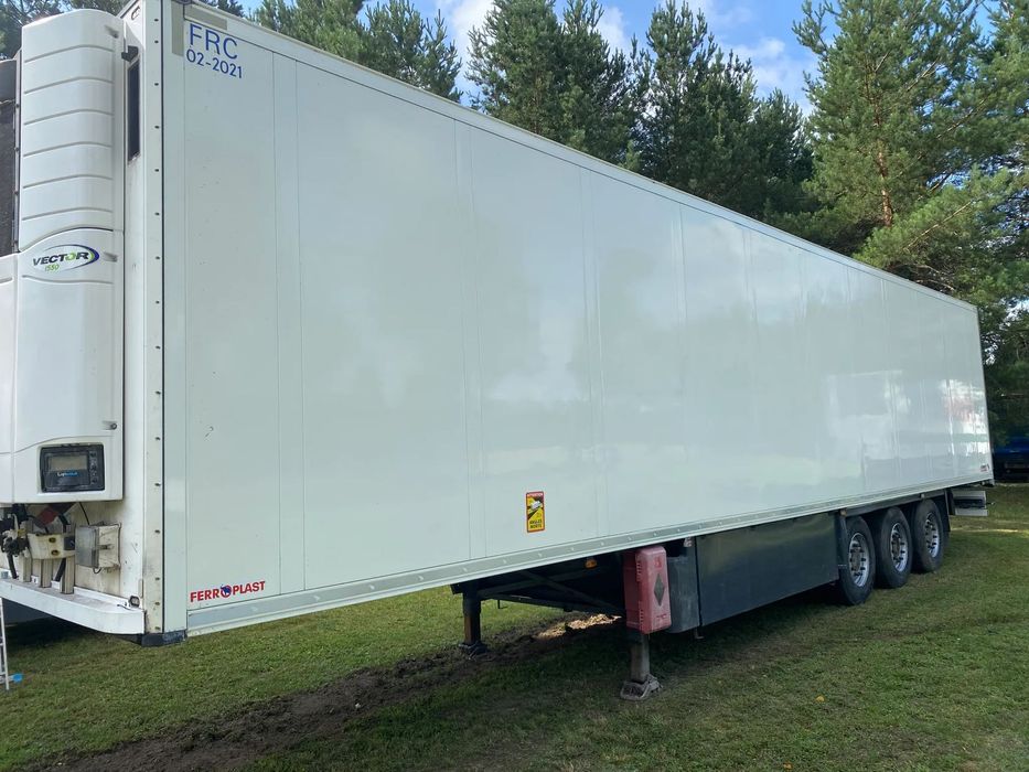 Schmitz Cargobull SKO  Naczepa chłodnia 2015 + Agregat Carrier Vector 1550