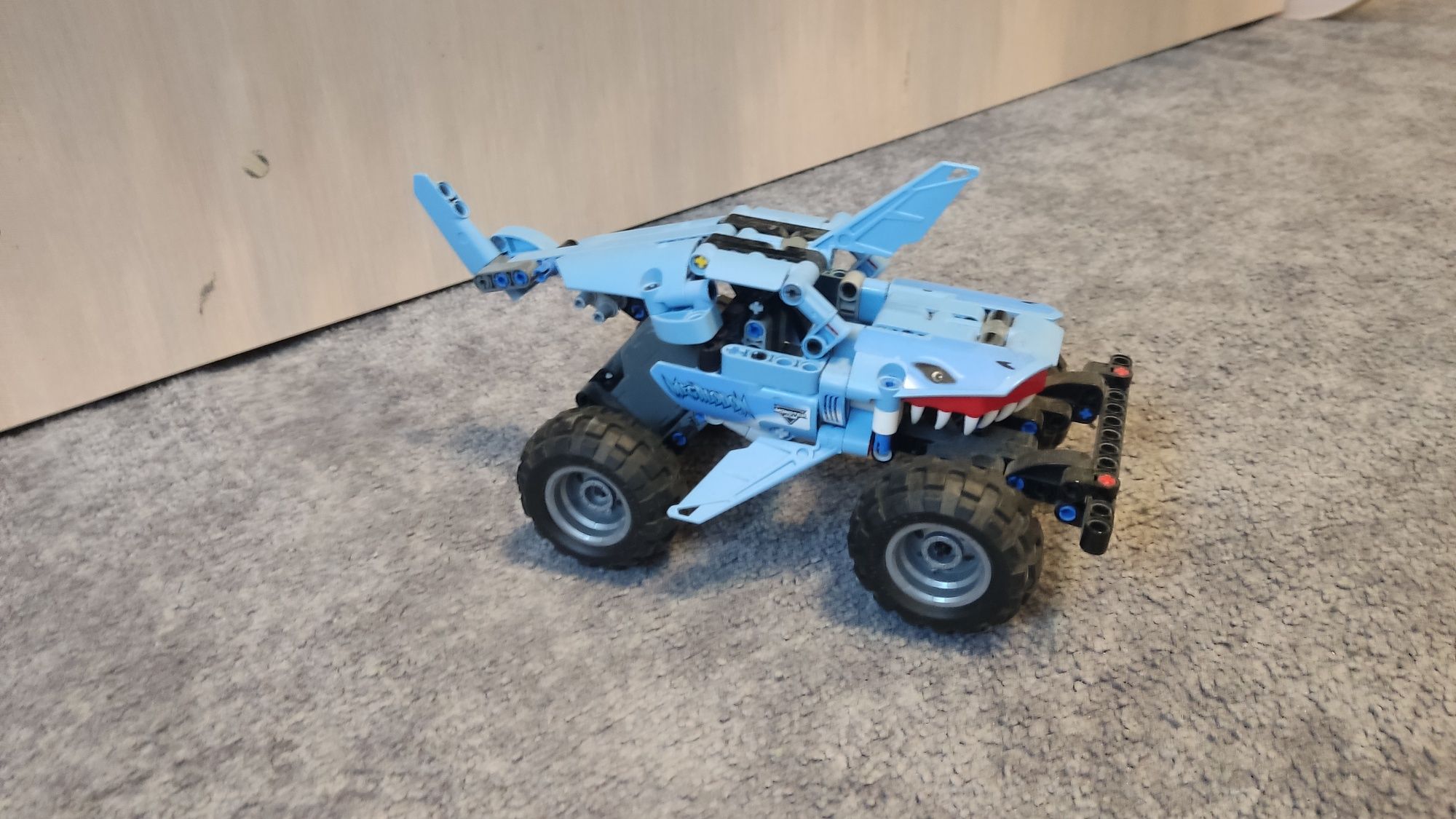 LEGO Technic klocki Monster Jam Megalodon 42134