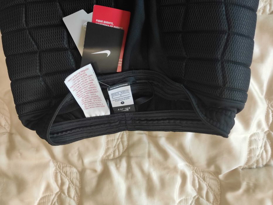 Chłopięce spodnie dresowe bramkarskie Nike  Dri-Fit r. 147-158 cm nowe