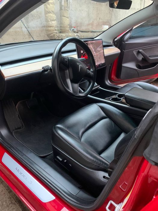 Tesla Model 3 Аренда авто Ниссан Лиф Leaf электро оренда машин