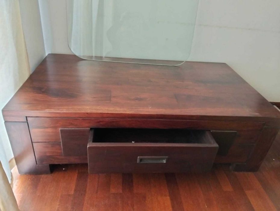 Mesa de centro - madeira maciça