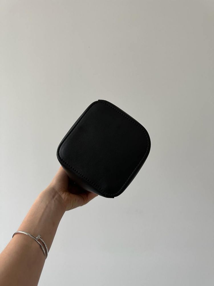 Torebka Loewe Mini Pebble Bucket Bag in Smooth Calfskin Black