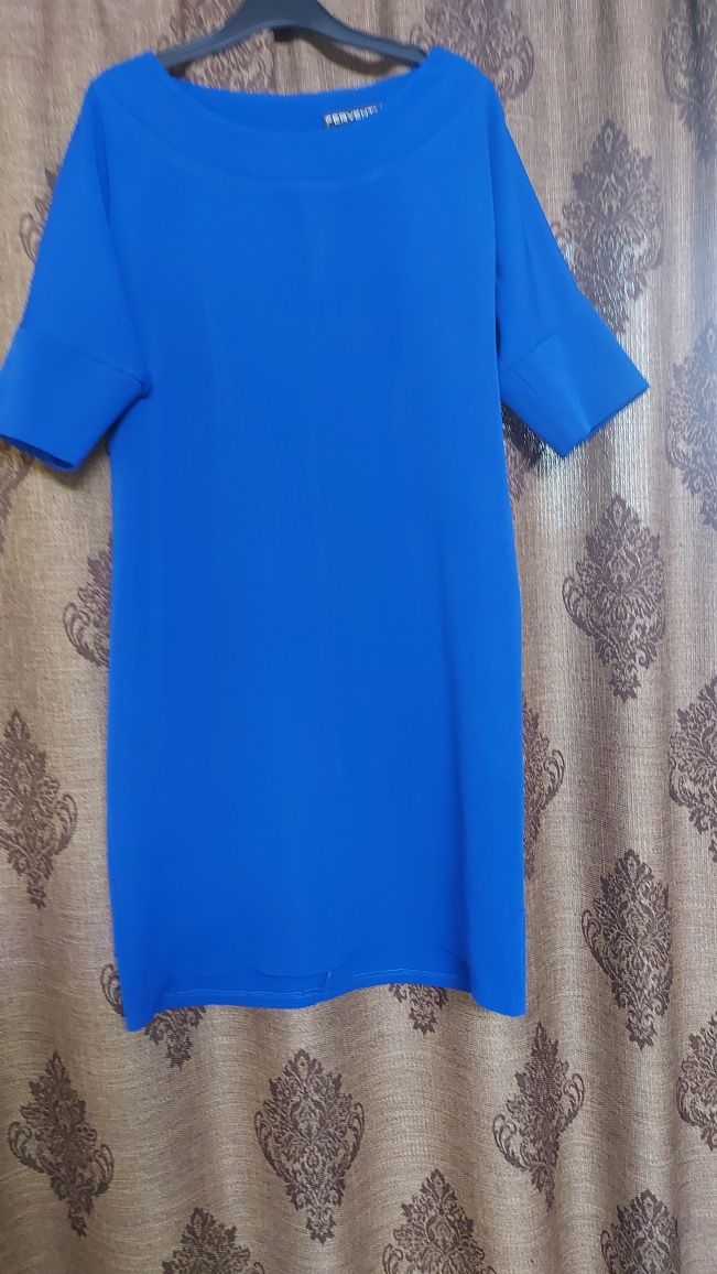 Жіноче плаття колір синій електрик