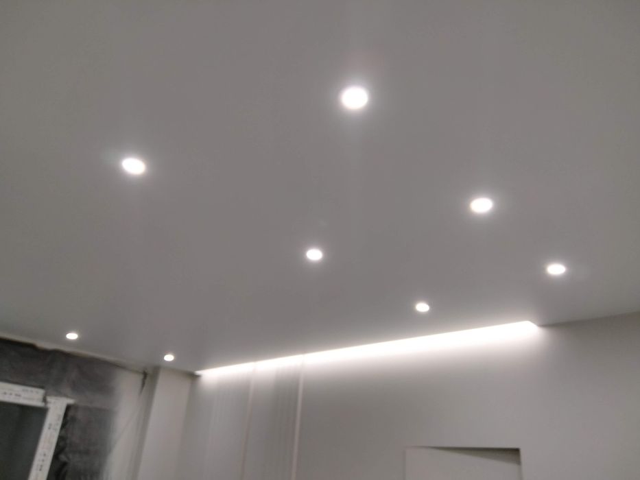 Натяжні стелі Рава руська