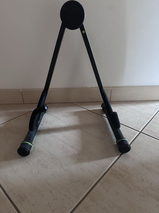 Fender Squier Stratocaster Affinity HSS Charcoal Frost Metallic