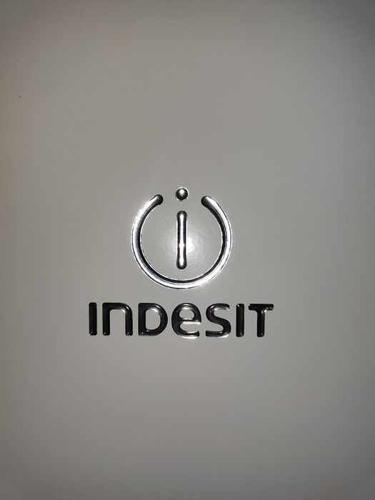 Холодильник Indesit двокамерний свіжа модель