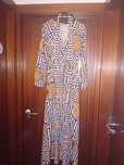 Vestido comprido com abertura a frente