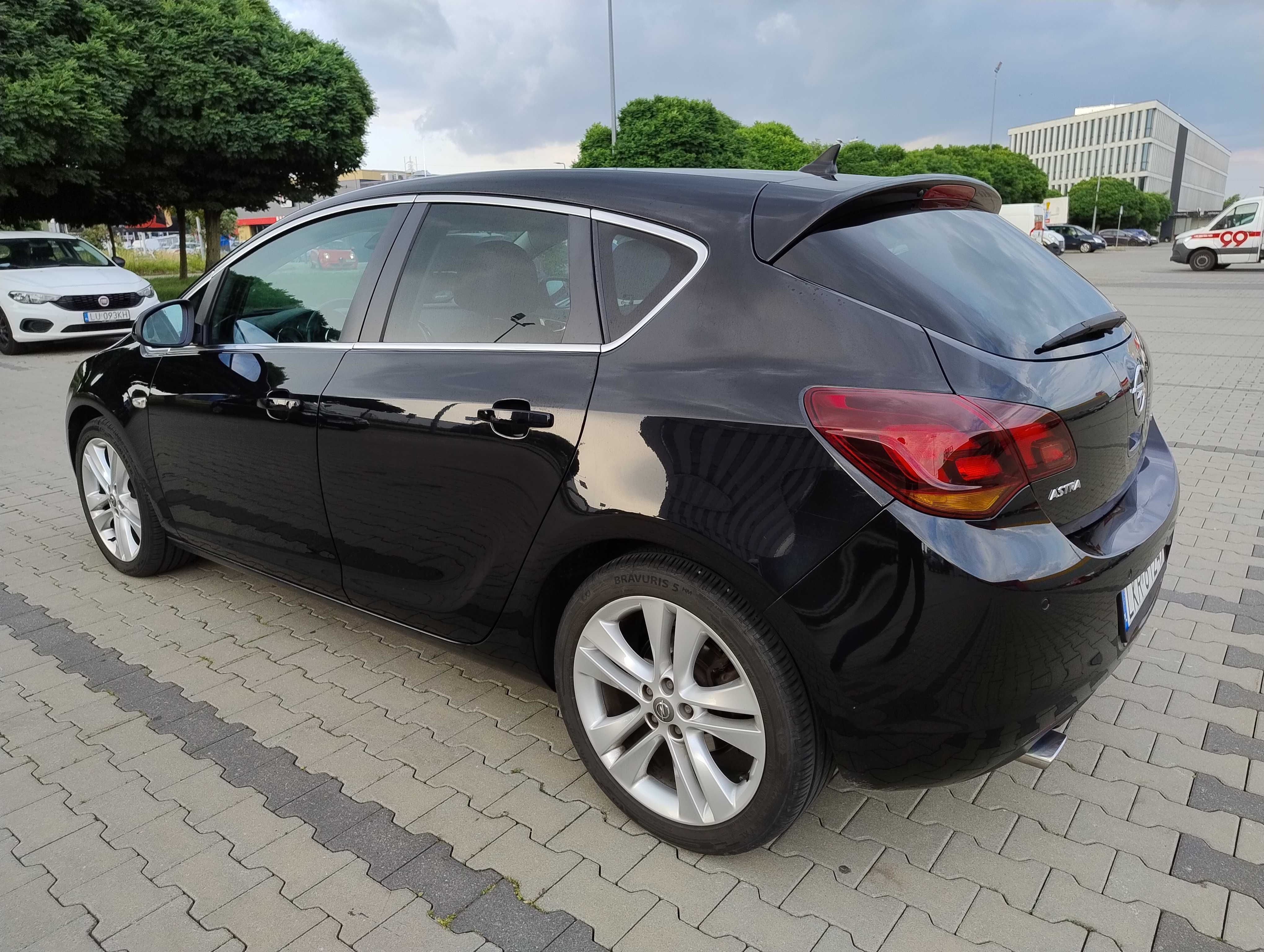 Opel Astra J 1,4 T 140 KM B+LPG