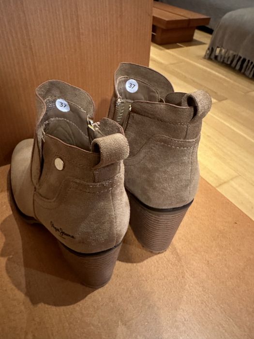 Botas camurca taupe