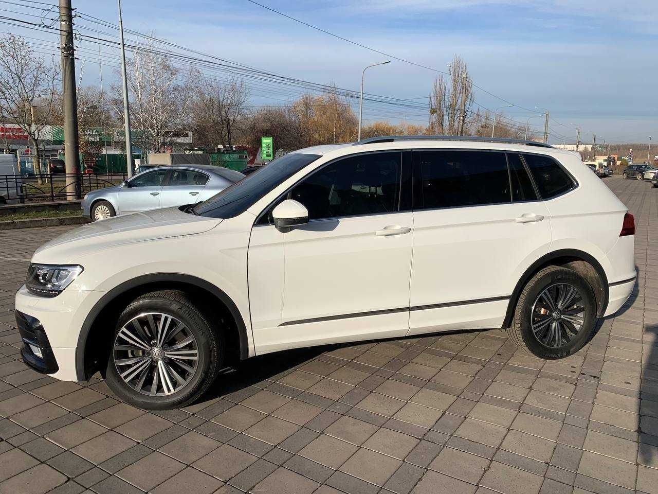 Volkswagen Tiguan 2018 Allspace 2.0 TSI (190 л.с.) 7-DSG 4x4