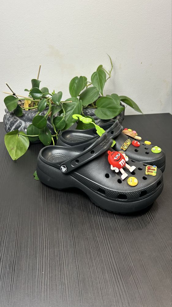 Crocs Megacrush Jibbitz M&Ms