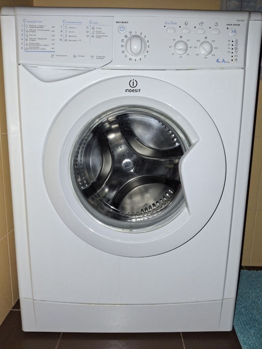 Пральна машина Indesit (вузька)