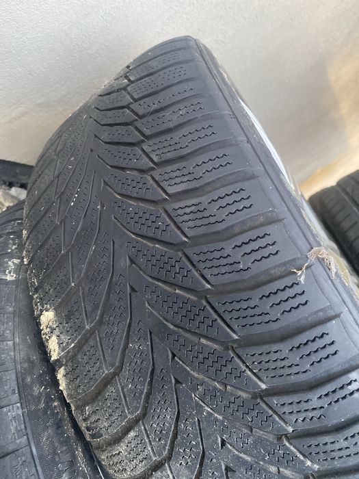 Komplet felg audi 235/45r17 et 45 zima